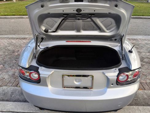 Used 2006 MAZDA MX-5 Miata Grand Touring RWD image 53