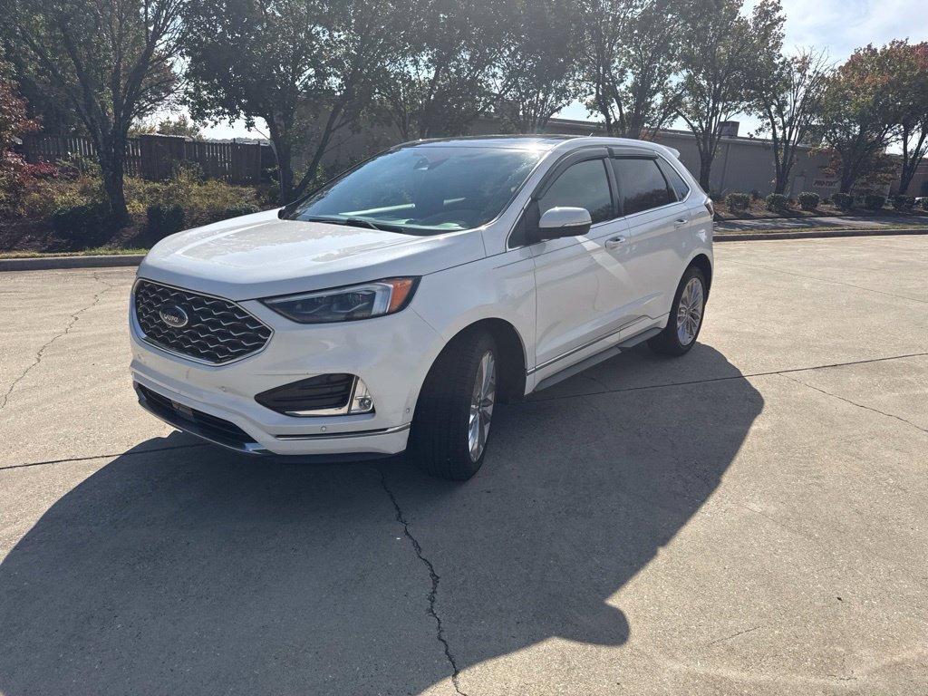 Used 2020 Ford Edge Titanium w/ Equipment Group 301A FWD image 2