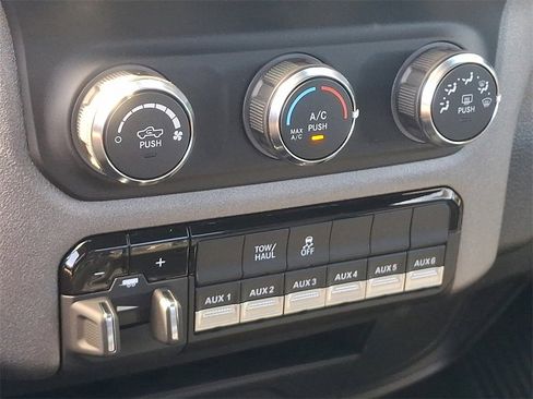 Used 2024 RAM 2500 Tradesman w/ Chrome Appearance Group image 14