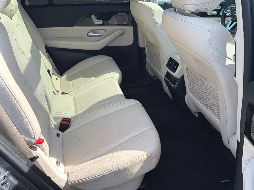 Used 2022 Mercedes-Benz GLS 450 4MATIC image 16