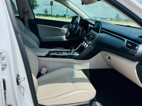 Used 2019 Genesis G70 3.3T Advanced RWD image 12