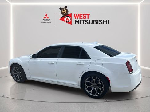 Used 2016 Chrysler 300 S RWD image 4
