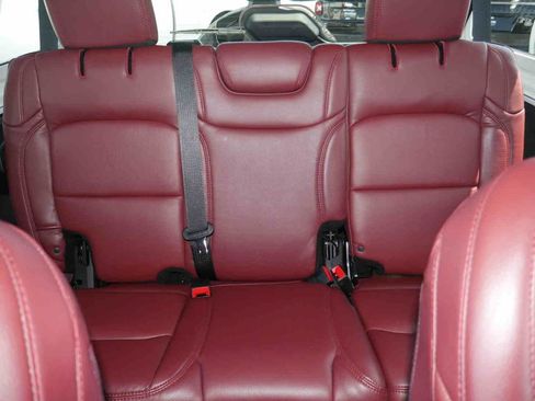 Used 2023 Jeep Wrangler Unlimited Sahara AWD/4WD image 35