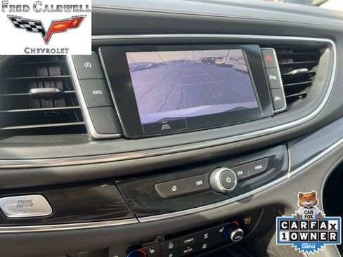 Used 2023 Buick Enclave Essence w/ Experience Buick Package image 20