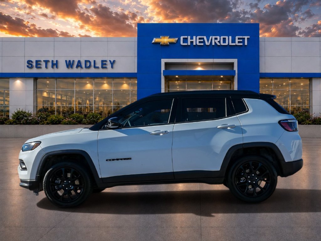 Used 2024 Jeep Compass Latitude w/ Convenience Group AWD/4WD image 4
