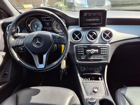 Used 2014 Mercedes-Benz CLA 250 image 12