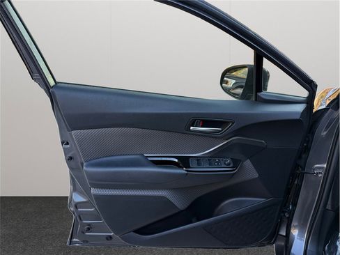 Used 2021 Toyota C-HR Limited image 17