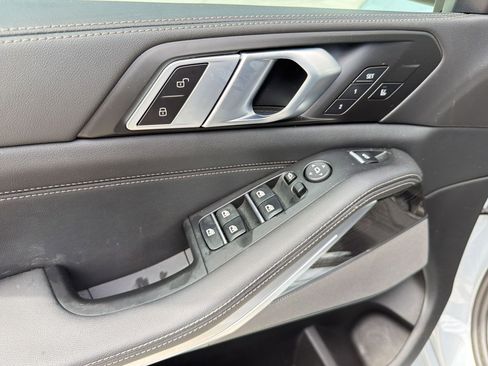 Used 2025 BMW X5 xDrive40i w/ M Sport Package image 13