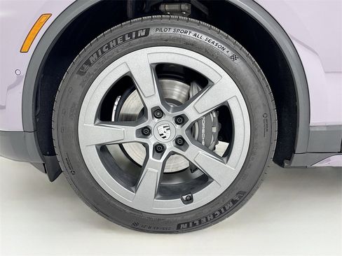 Used 2024 Porsche Macan 4 Electric image 33