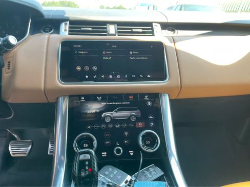 Used 2019 Land Rover Range Rover Sport Supercharged AWD/4WD image 16