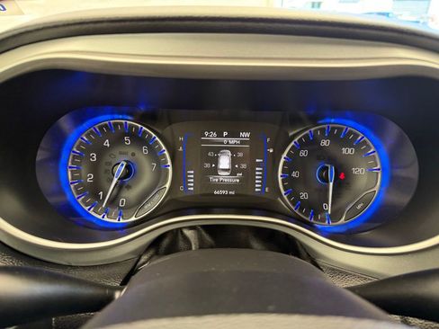 Used 2020 Chrysler Pacifica Touring w/ S Appearance Package FWD image 35