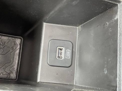 Used 2016 Jeep Renegade 75th Anniversary FWD image 31