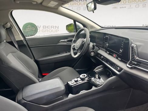 Used 2023 Kia Sportage LX AWD/4WD image 15