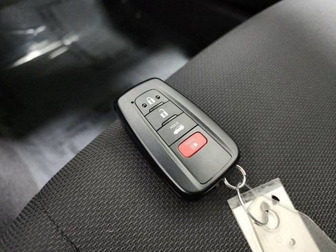 Used 2021 Toyota Corolla SE w/ SE Premium Package FWD image 33