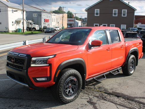 Used 2025 Nissan Frontier PRO-4X w/ Pro Premium Package AWD/4WD image 1