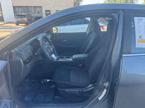 Used 2025 Nissan Sentra SV image 25