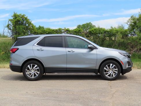 Certified 2024 Chevrolet Equinox LT AWD/4WD image 2