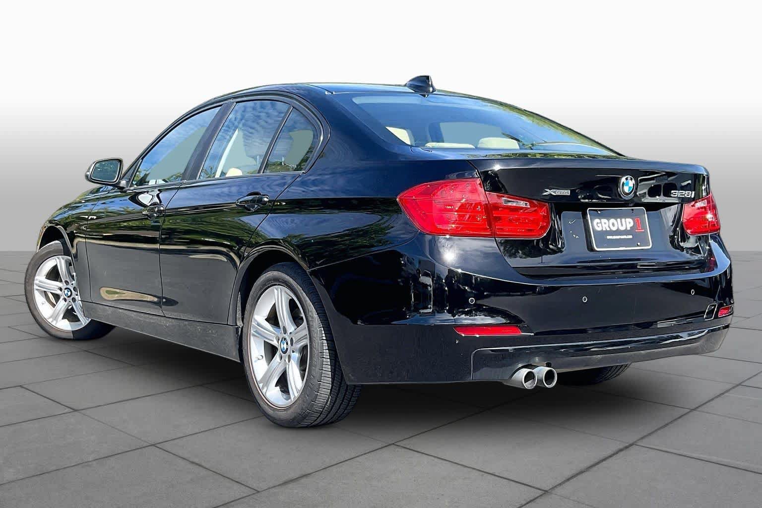 Used 2015 BMW 328i xDrive Sedan AWD/4WD image 11