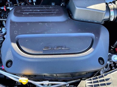 New 2026 Chrysler Pacifica Select w/ S Appearance Package FWD image 19