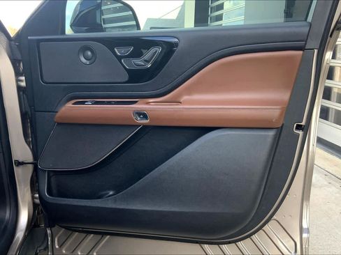 Used 2020 Lincoln Aviator Reserve w/ Equipment Group 201A image 20