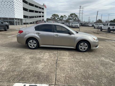 Used 2014 Subaru Legacy 2.5i image 5