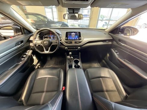 Used 2024 Nissan Altima 2.5 SR FWD image 9