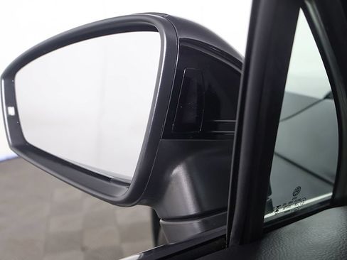 Used 2023 Volkswagen Tiguan SE FWD image 34