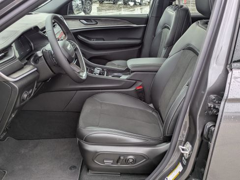New 2026 Jeep Grand Cherokee L 4WD image 10