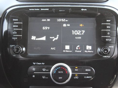 Used 2018 Kia Soul + w/ Audio Package FWD image 18