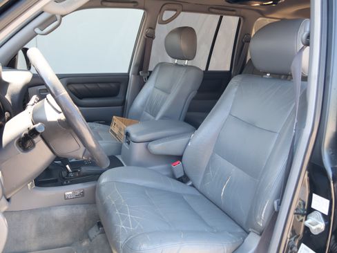 Used 2001 Toyota Land Cruiser AWD/4WD image 30