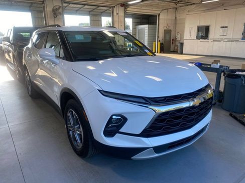 Used 2024 Chevrolet Blazer LT w/ Convenience Package FWD image 1