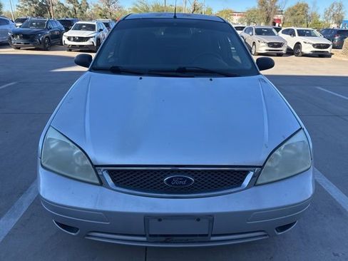 Used 2006 Ford Focus ZX4 Sedan image 2