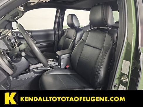 Used 2021 Toyota Tacoma TRD Sport AWD/4WD image 19