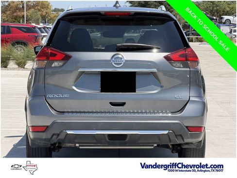 Used 2017 Nissan Rogue SL w/ SL Premium Package FWD image 5