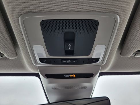 Certified 2025 Honda HR-V EX-L image 30