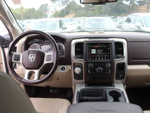 Used 2017 RAM 1500 Laramie w/ Convenience Group AWD/4WD image 18