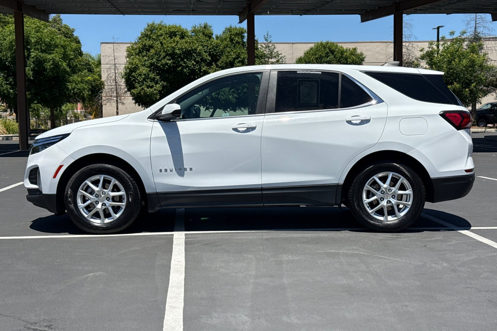 Used 2024 Chevrolet Equinox LT FWD image 13