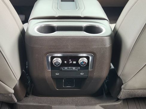 Used 2022 GMC Yukon SLT RWD image 22
