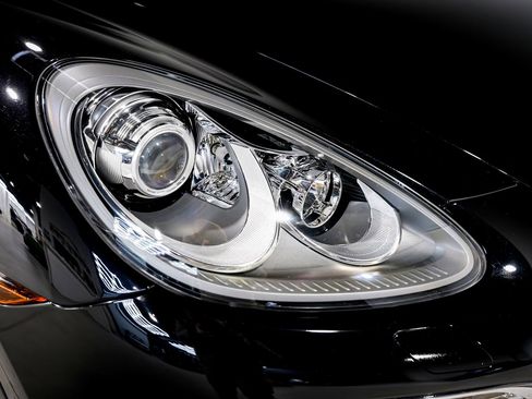 Used 2013 Porsche Cayenne Diesel AWD/4WD image 45