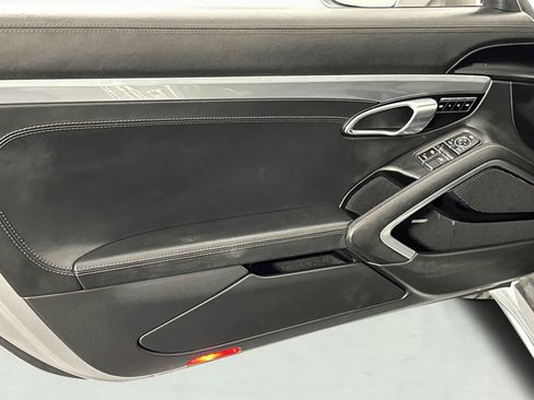 Used 2018 Porsche 911 Turbo w/ Light Design Package image 28