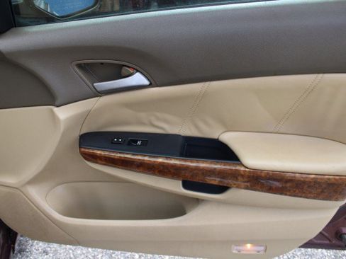 Used 2010 Honda Accord EX-L image 14