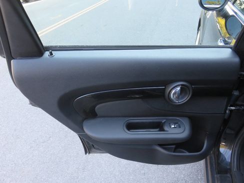 Used 2019 MINI Cooper Clubman image 25