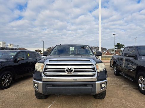 Used 2017 Toyota Tundra SR5 image 2