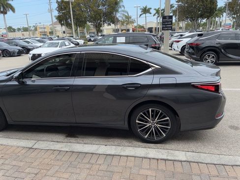 Used 2023 Lexus ES 350 w/ Premium Package image 10