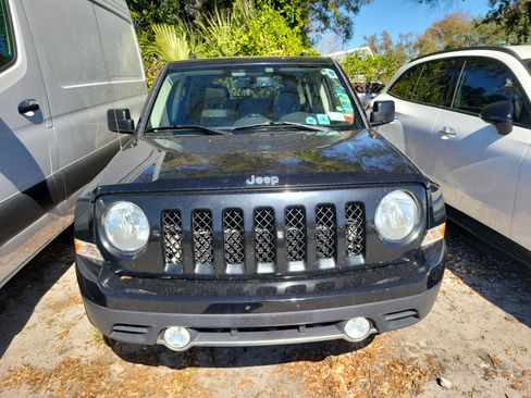 Used 2017 Jeep Patriot High Altitude image 2