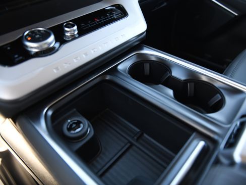 New 2026 Ford Expedition Active image 24