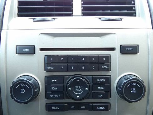 Used 2010 Ford Escape XLT AWD/4WD image 21