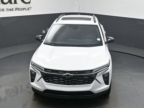 New 2026 Chevrolet Trax RS w/ Sunroof Package FWD image 37