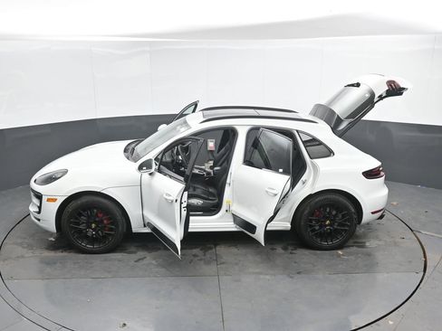 Used 2018 Porsche Macan GTS w/ Premium Package Plus AWD/4WD image 51