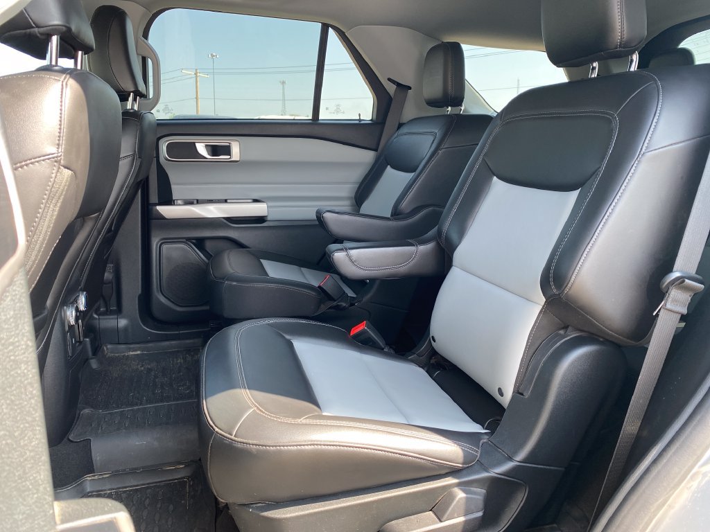 Used 2023 Ford Explorer XLT w/ Equipment Group 202A AWD/4WD image 25